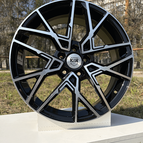 Вудроф (КС1044) 7.000xR18 5x114.3 DIA66.6 ET37 алмаз черный